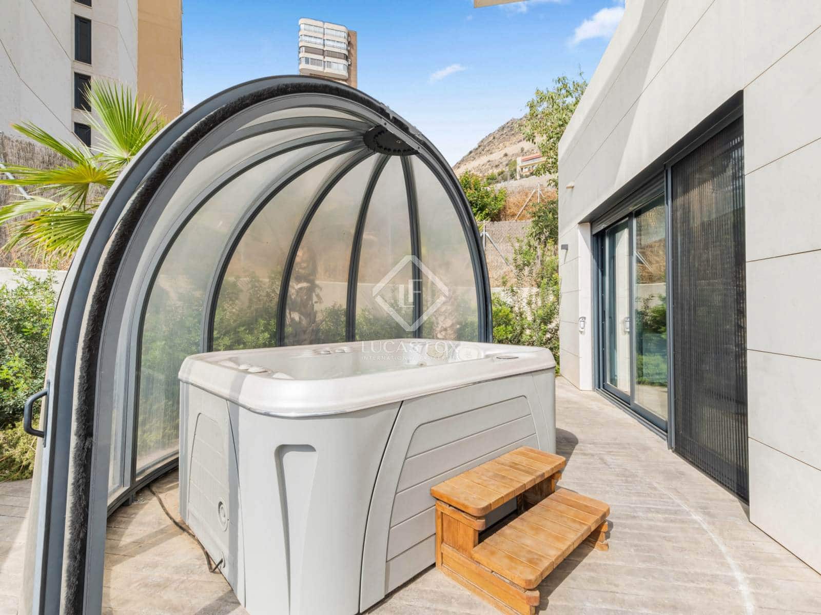 3 Zimmer Villa zu verkaufen in Alicante / Alacant Stadt mit Pool Garage - 1.175.000 € (Ref: 8477155)