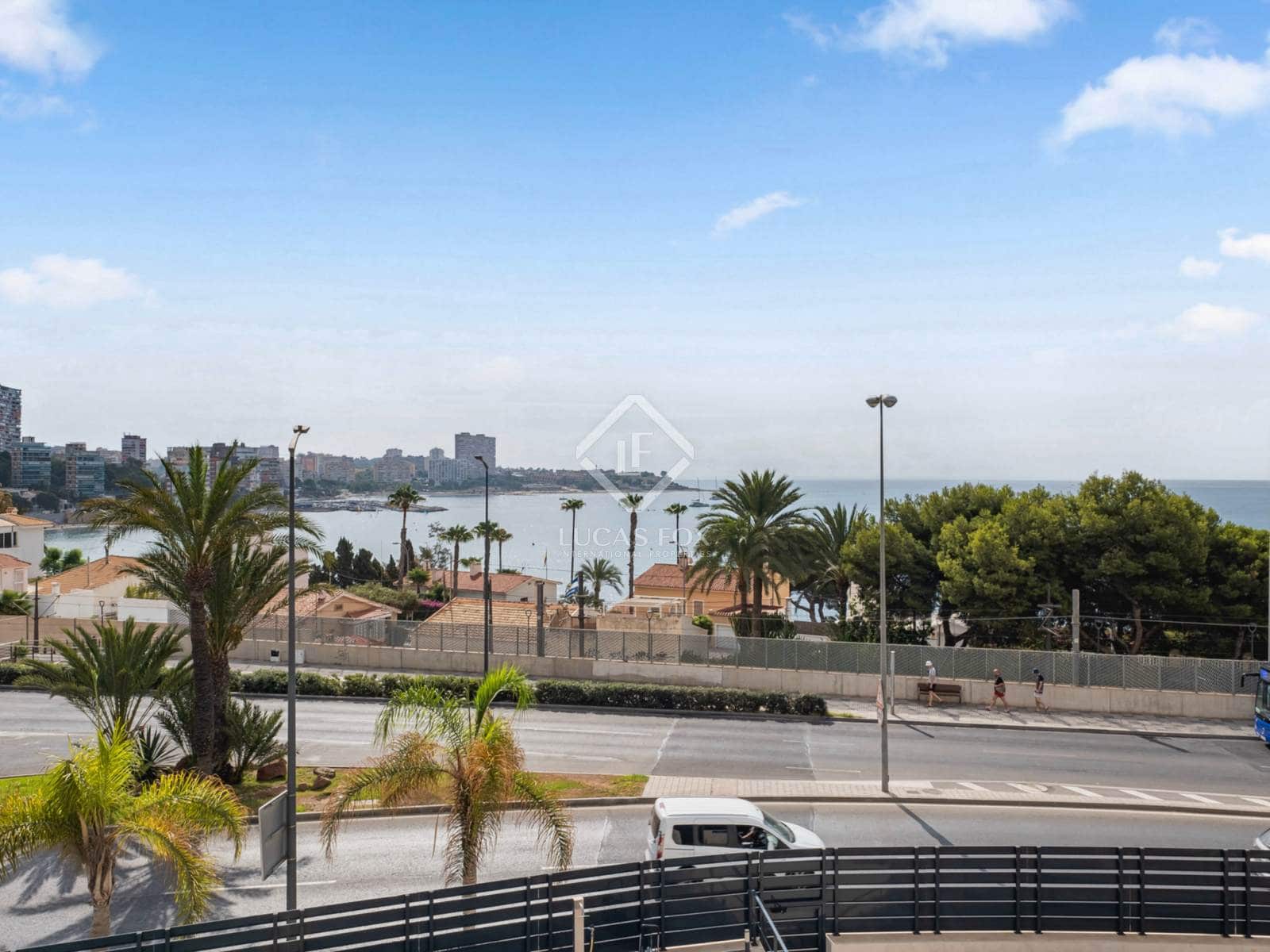 3 Zimmer Villa zu verkaufen in Alicante / Alacant Stadt mit Pool Garage - 1.175.000 € (Ref: 8477155)