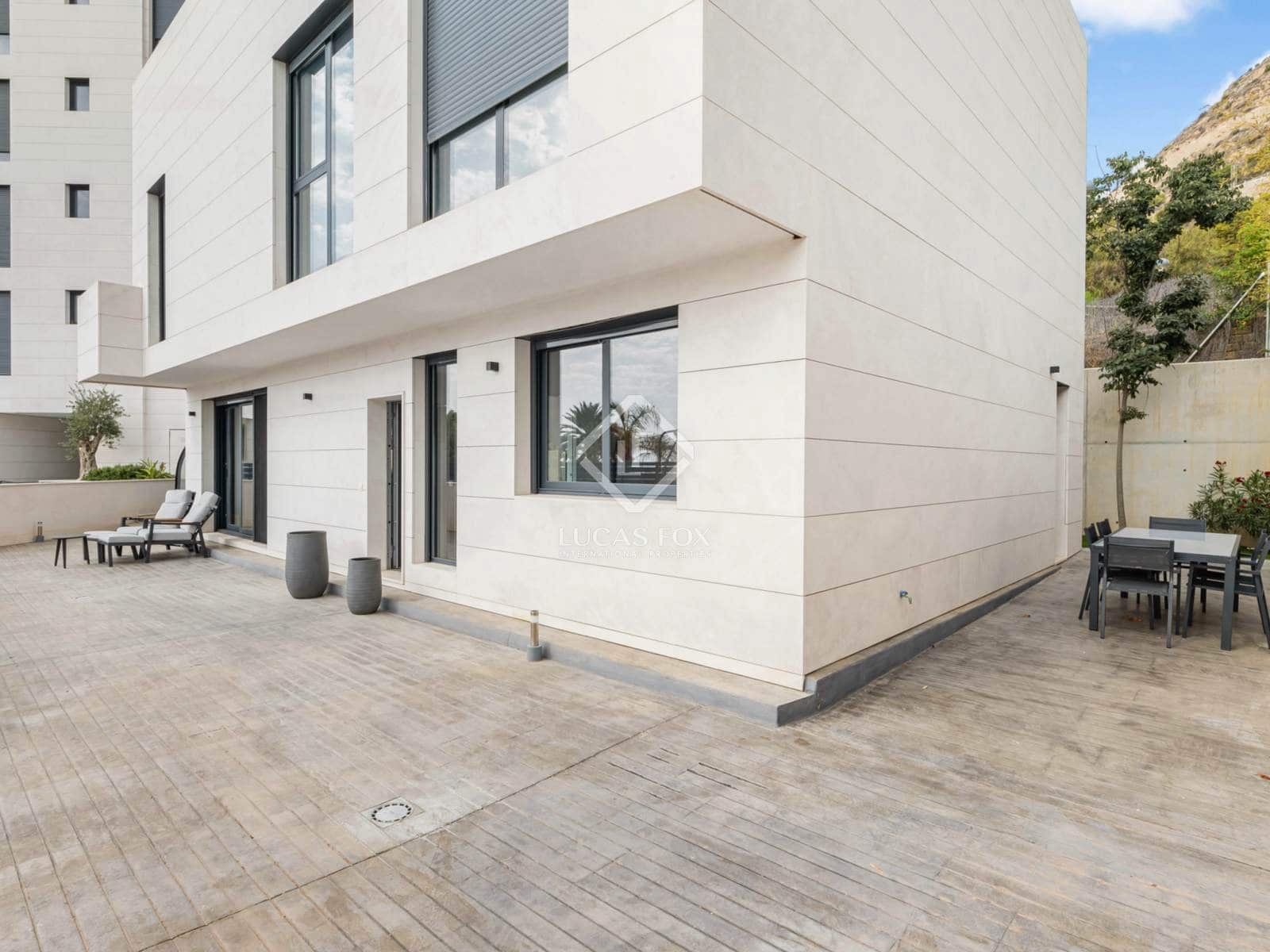 3 Zimmer Villa zu verkaufen in Alicante / Alacant Stadt mit Pool Garage - 1.175.000 € (Ref: 8477155)