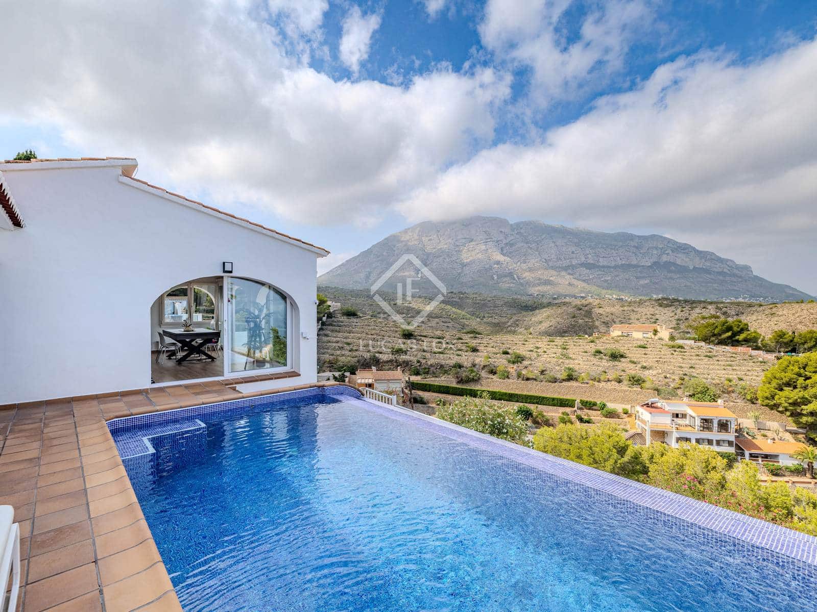 3 slaapkamer Villa te koop in Denia met zwembad garage - € 690.000 (Ref: 8484264)