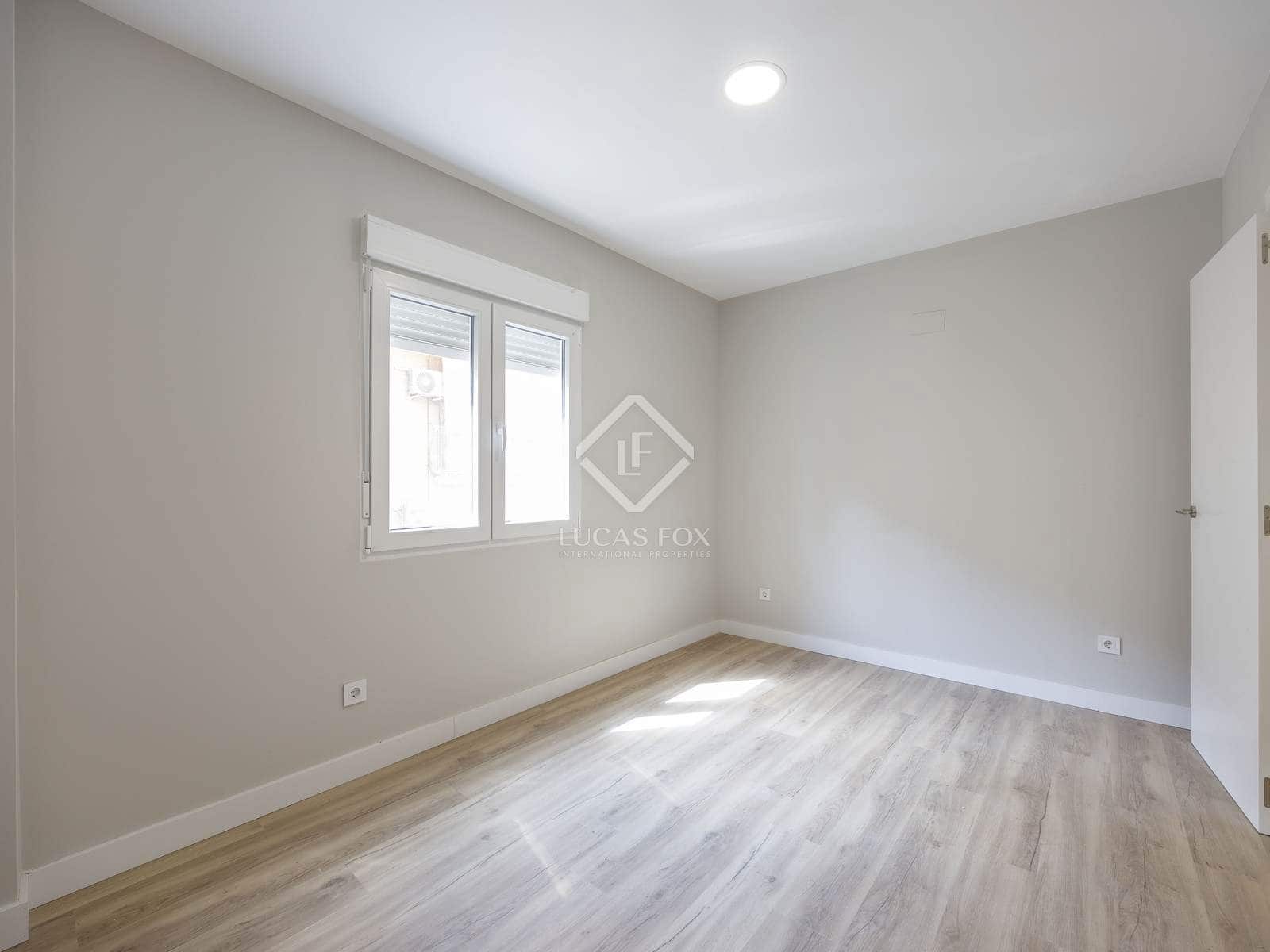 4 slaapkamer Appartement te huur in Valencia stad - € 2.000 (Ref: 8493057)