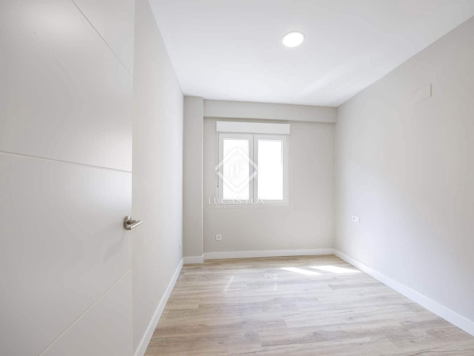 4 slaapkamer Appartement te huur in Valencia stad - € 2.000 (Ref: 8493057)