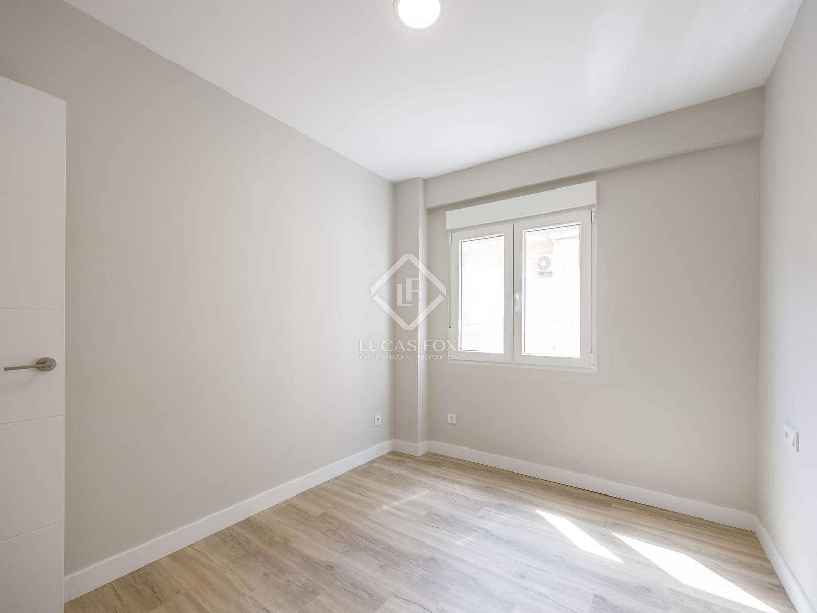 4 slaapkamer Appartement te huur in Valencia stad - € 2.000 (Ref: 8493057)