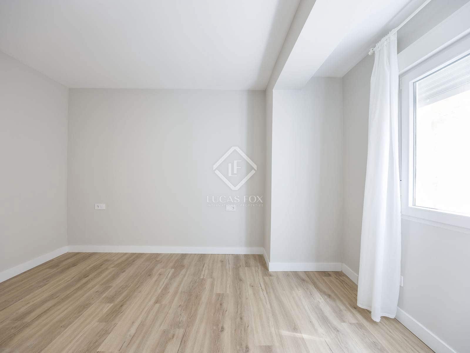 4 slaapkamer Appartement te huur in Valencia stad - € 2.000 (Ref: 8493057)