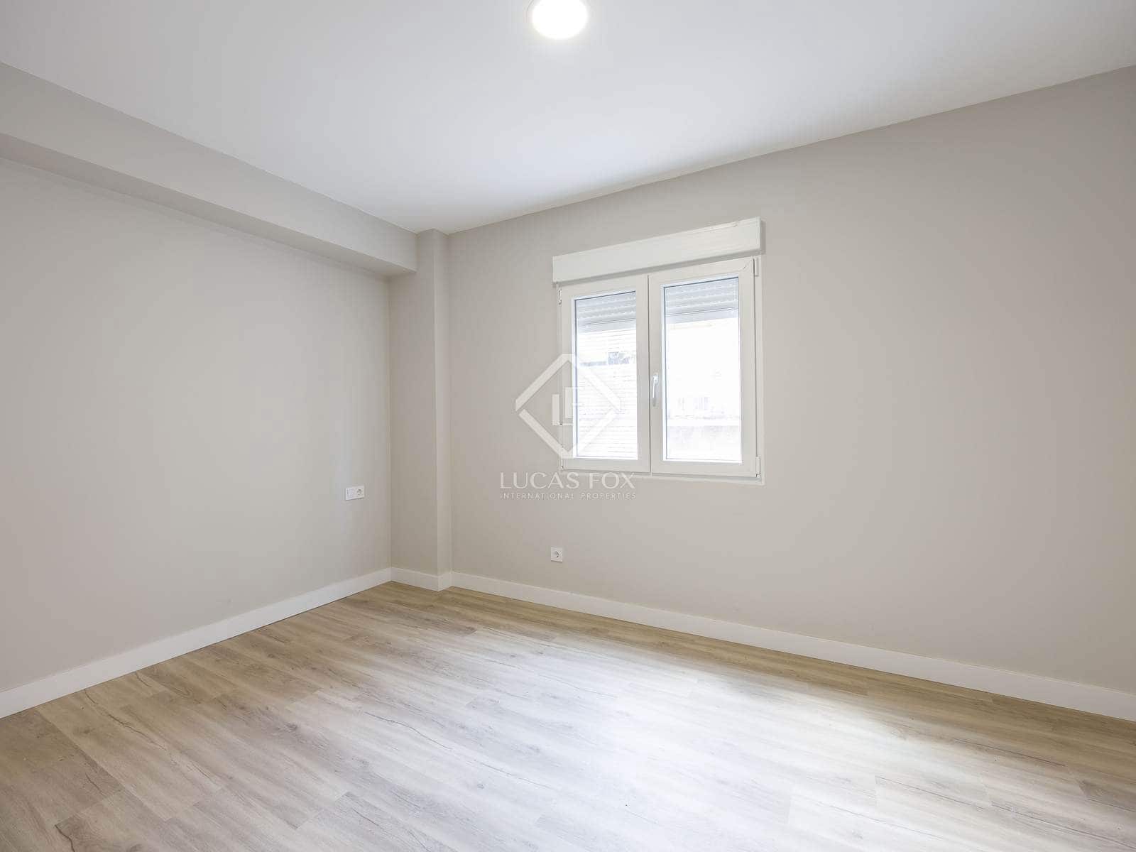 4 slaapkamer Appartement te huur in Valencia stad - € 2.000 (Ref: 8493057)