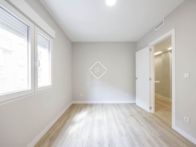 4 slaapkamer Appartement te huur in Valencia stad - € 2.000 (Ref: 8493057)