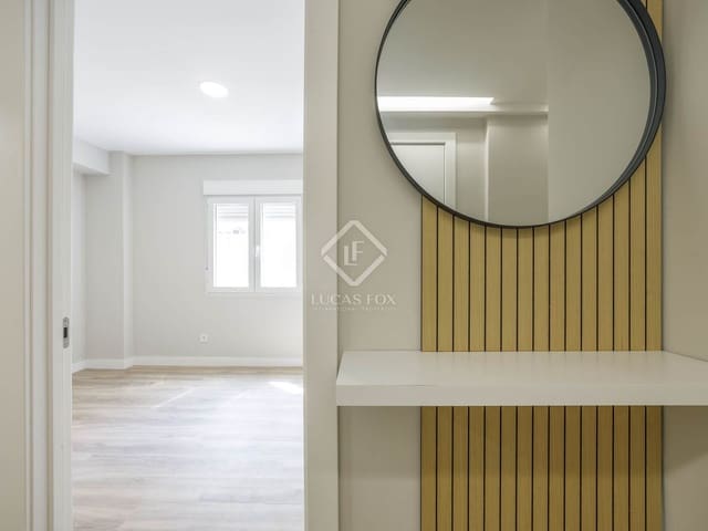 4 slaapkamer Appartement te huur in Valencia stad - € 2.000 (Ref: 8493057)