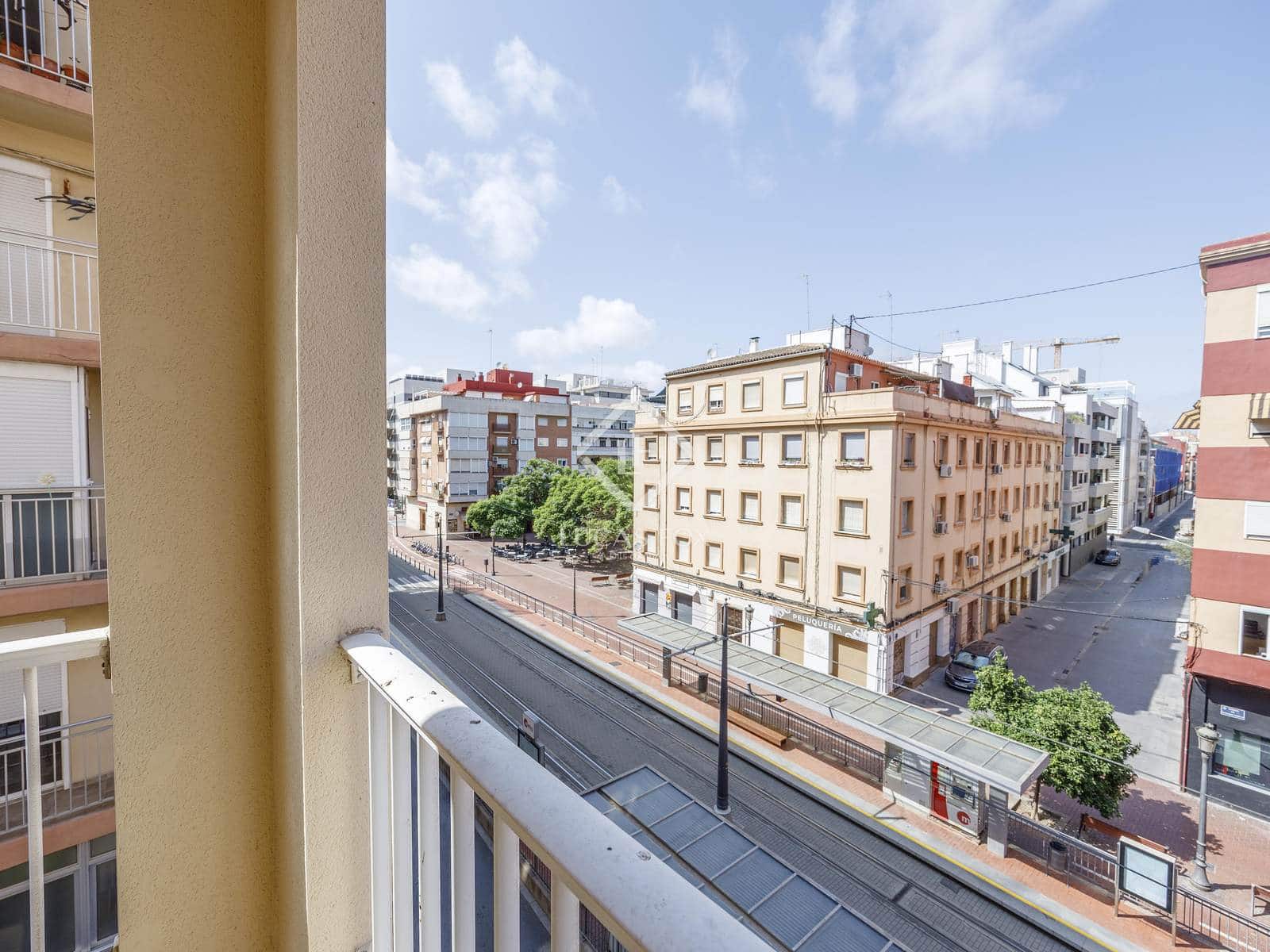 4 slaapkamer Appartement te huur in Valencia stad - € 2.000 (Ref: 8493057)