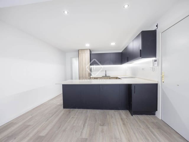 4 Zimmer Apartment zu vermieten in València Stadt - 1.500 € (Ref: 8494342)
