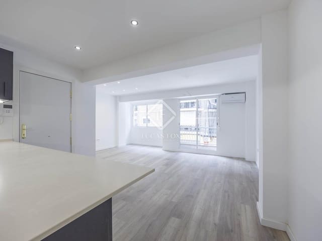 4 Zimmer Apartment zu vermieten in València Stadt - 1.500 € (Ref: 8494342)