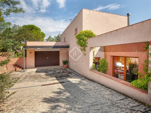 Chalet de 5 habitaciones en Santa Cristina d'Aro en venta con piscina garaje - 1.695.000 € (Ref: 8494344)