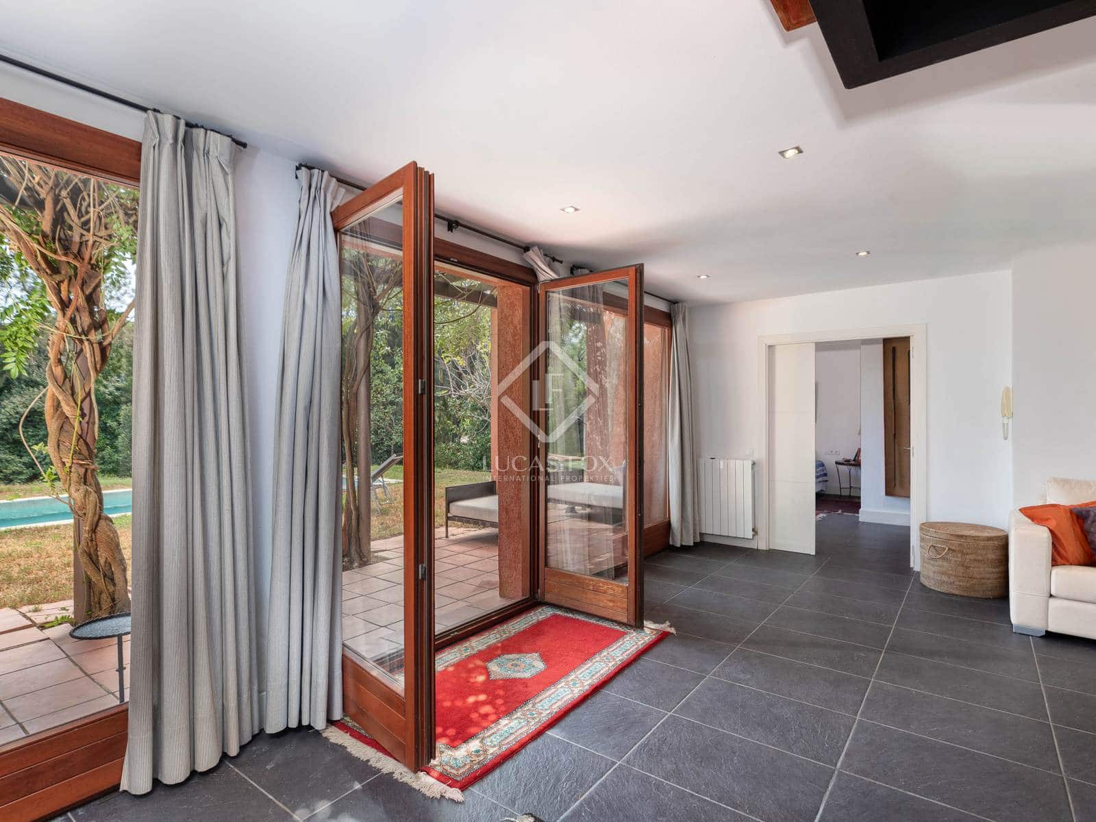 5 bedroom Villa for sale in Santa Cristina d'Aro with pool garage - € 1,695,000 (Ref: 8494344)