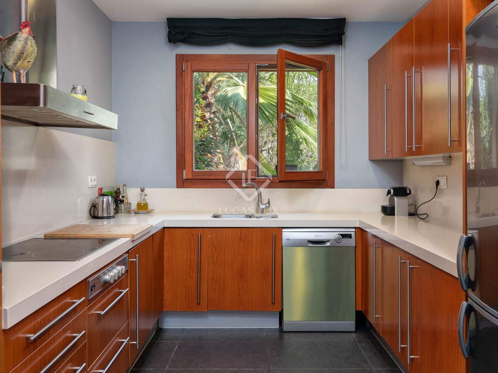 5 bedroom Villa for sale in Santa Cristina d'Aro with pool garage - € 1,695,000 (Ref: 8494344)