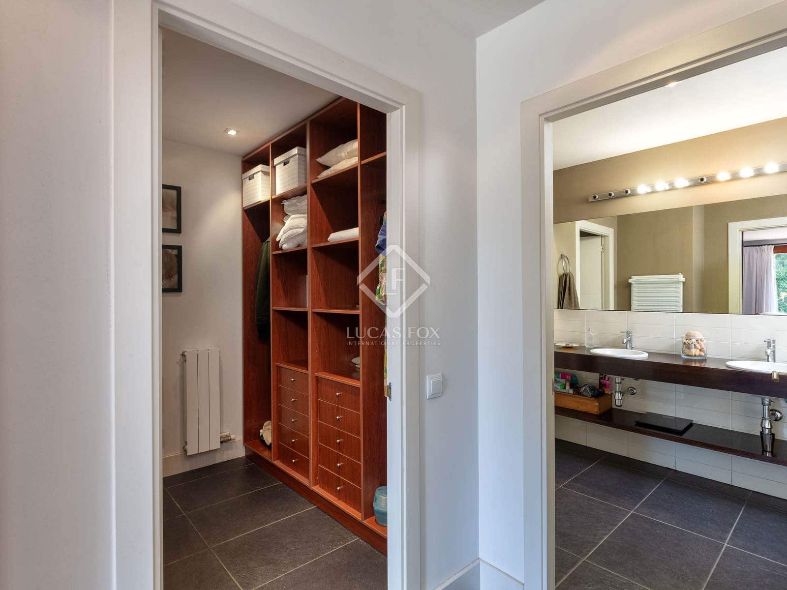 5 bedroom Villa for sale in Santa Cristina d'Aro with pool garage - € 1,695,000 (Ref: 8494344)