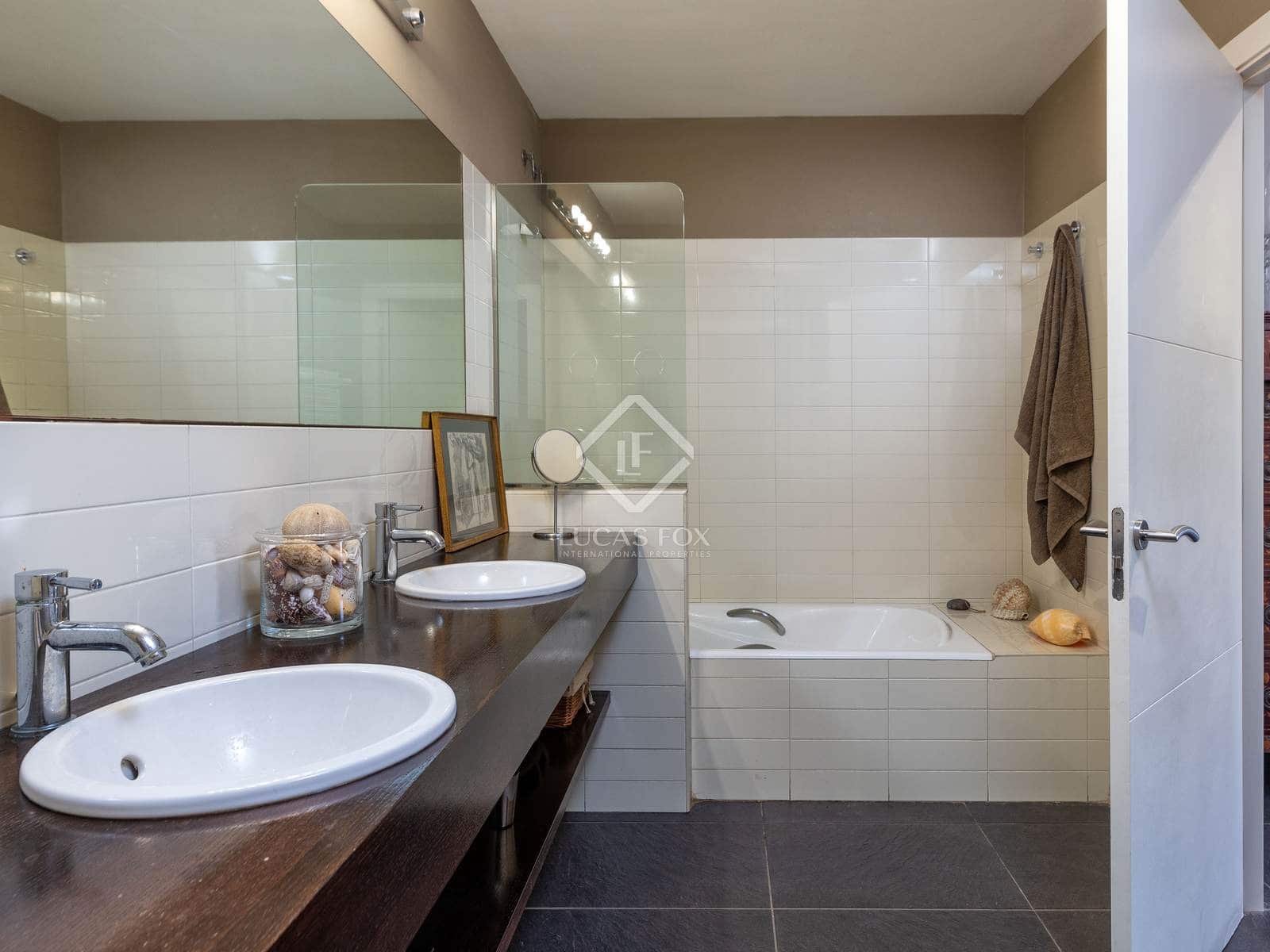 5 bedroom Villa for sale in Santa Cristina d'Aro with pool garage - € 1,695,000 (Ref: 8494344)