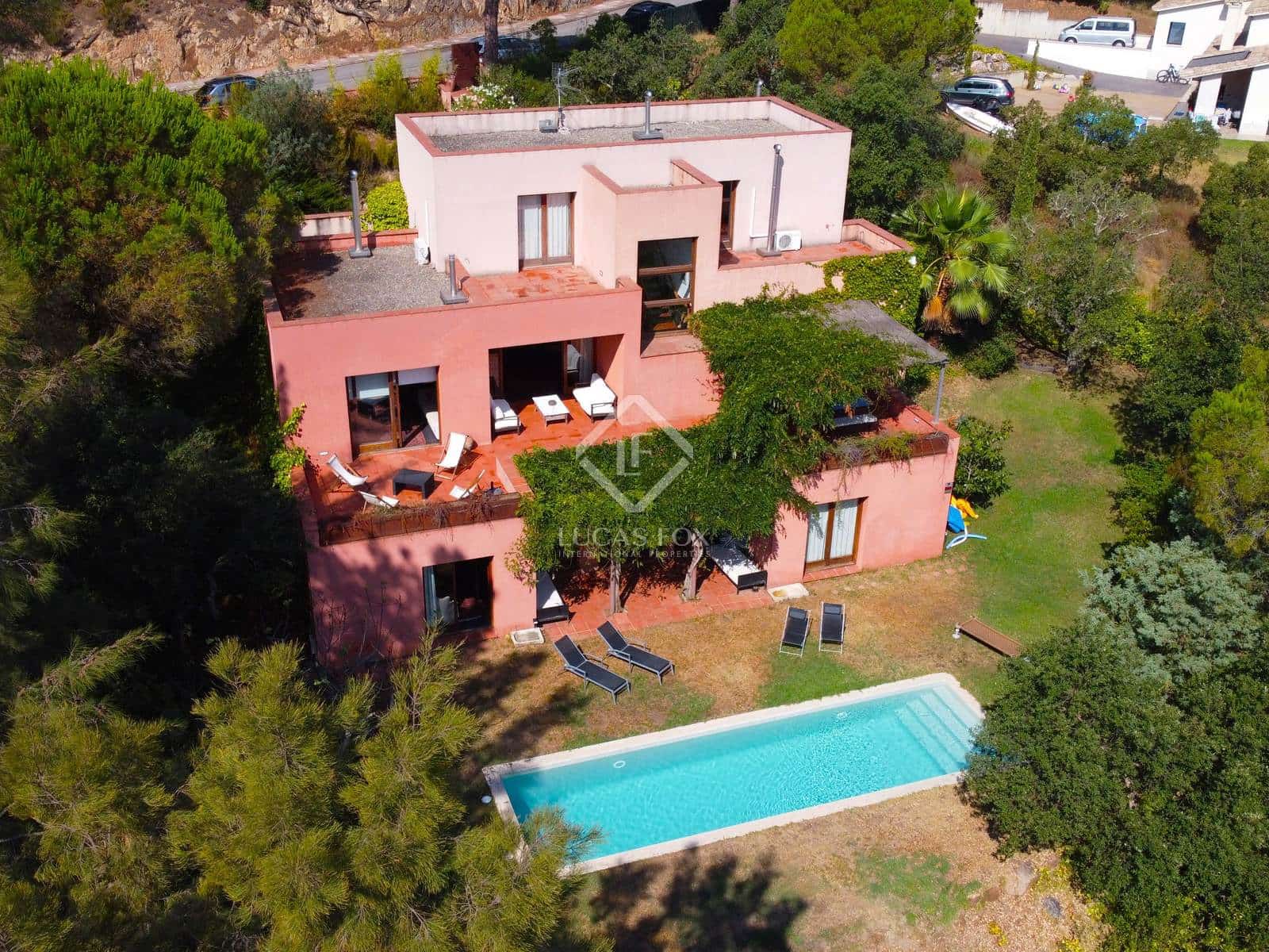 5 bedroom Villa for sale in Santa Cristina d'Aro with pool garage - € 1,695,000 (Ref: 8494344)