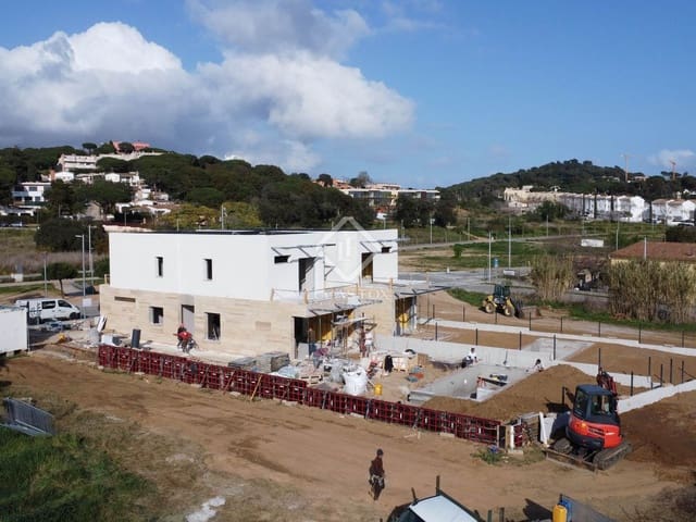 4 slaapkamer Villa te koop in S'Agaro, Castell-Platja d'Aro met zwembad garage - € 1.295.000 (Ref: 8494346)