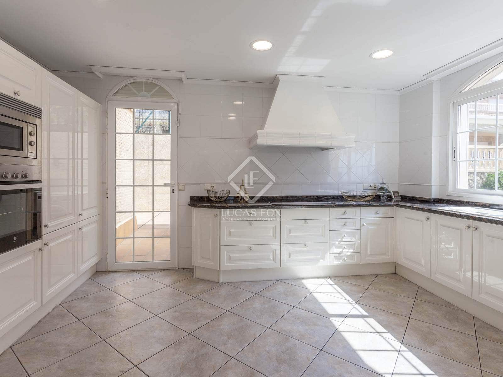 6 soverom Villa til salgs i Cullera med svømmebasseng garasje - € 1 950 000 (Ref: 8498107)