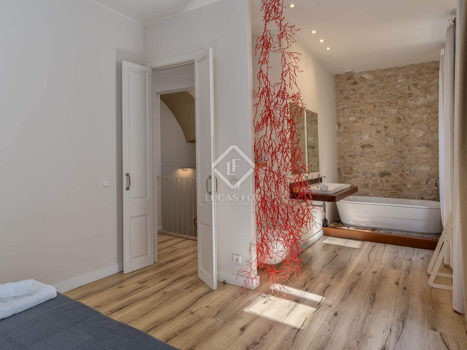 4 slaapkamer Villa te koop in Sant Feliu de Guixols met garage - € 900.000 (Ref: 8499142)