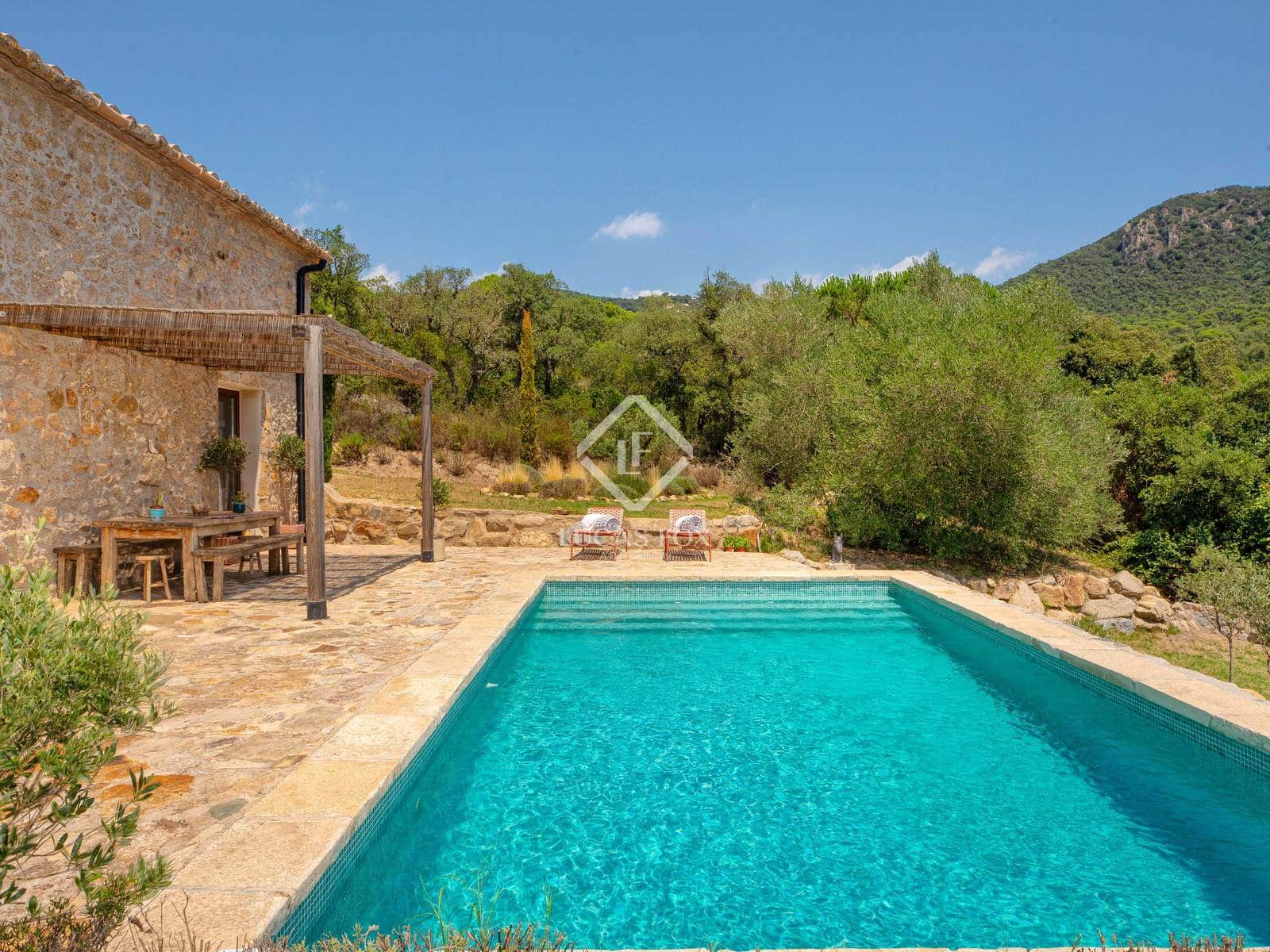 4 soveværelse Villa til salg i Santa Cristina d'Aro med swimmingpool garage - € 1.880.000 (Ref: 8500625)