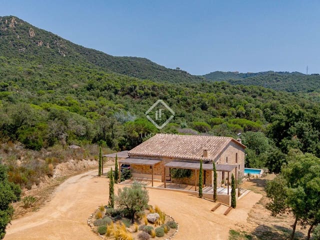 4 slaapkamer Villa te koop in Santa Cristina d'Aro met zwembad garage - € 1.880.000 (Ref: 8500625)