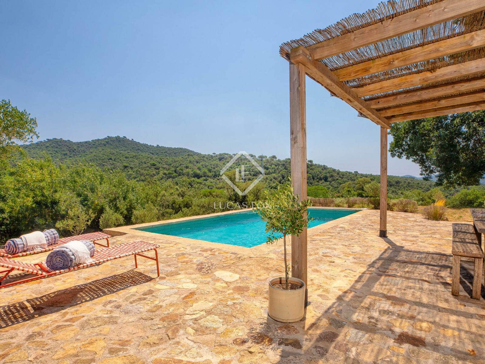 4 soveværelse Villa til salg i Santa Cristina d'Aro med swimmingpool garage - € 1.880.000 (Ref: 8500625)