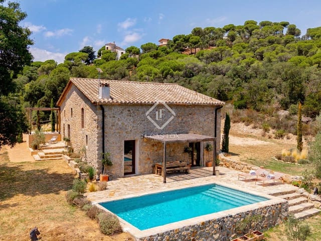 4 slaapkamer Villa te koop in Santa Cristina d'Aro met zwembad garage - € 1.880.000 (Ref: 8500625)