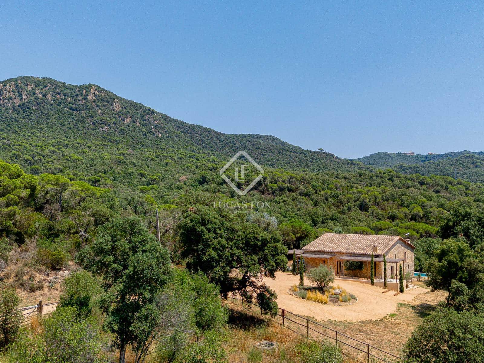 4 soveværelse Villa til salg i Santa Cristina d'Aro med swimmingpool garage - € 1.880.000 (Ref: 8500625)