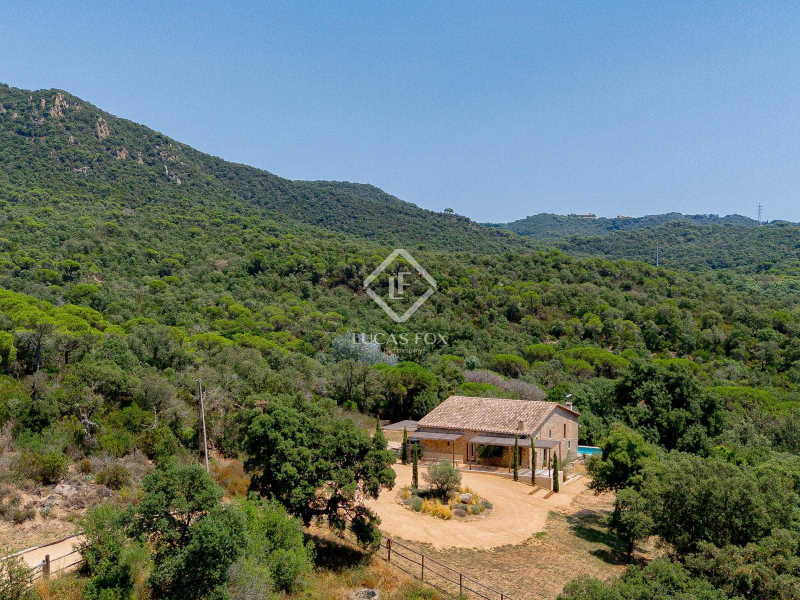 4 soveværelse Villa til salg i Santa Cristina d'Aro med swimmingpool garage - € 1.880.000 (Ref: 8500625)