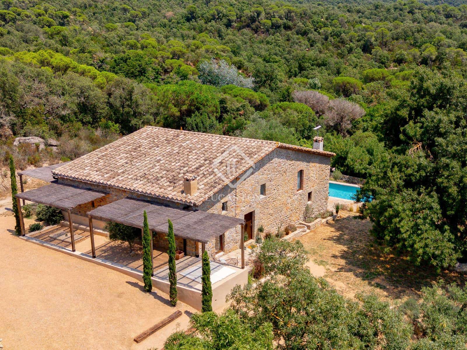 4 soveværelse Villa til salg i Santa Cristina d'Aro med swimmingpool garage - € 1.880.000 (Ref: 8500625)