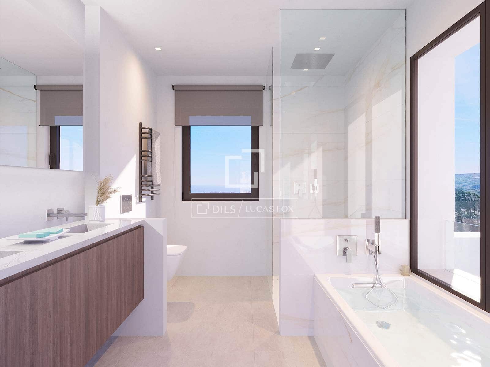 3 bedroom Villa for sale in Estepona with pool garage - € 1,550,000 (Ref: 8501147)