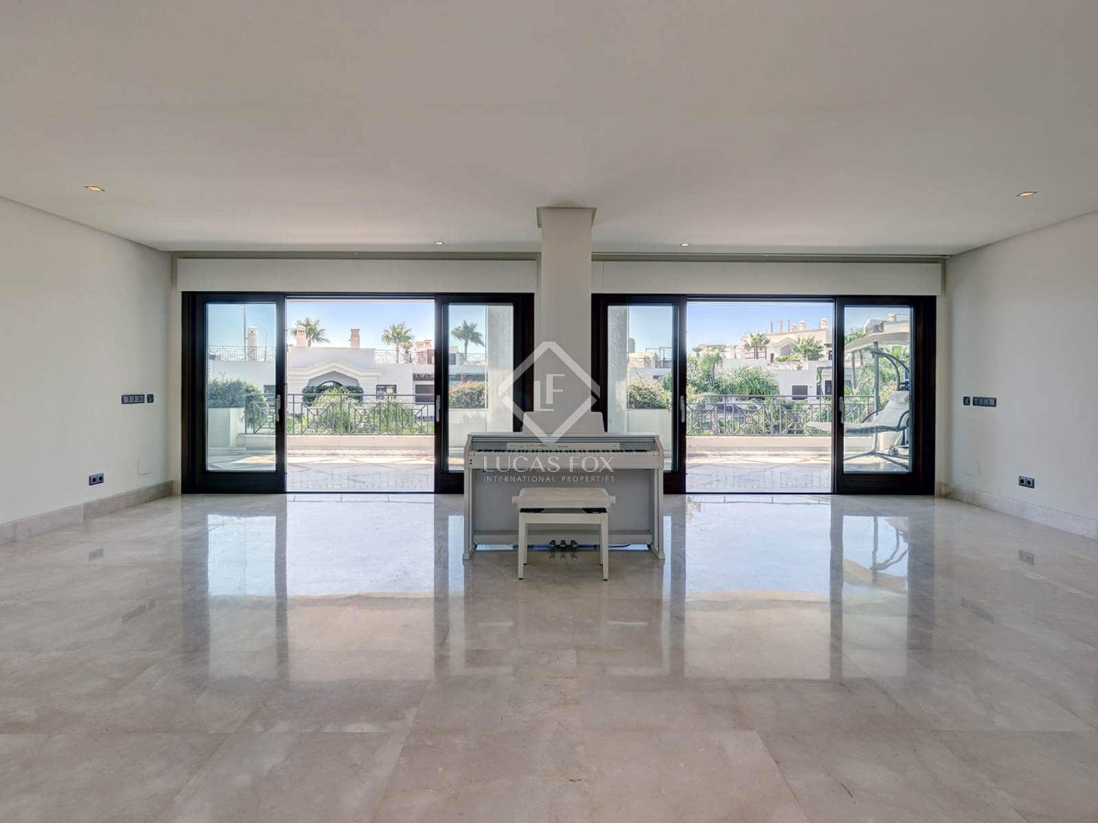 Apartamento de 5 habitaciones en Estepona en venta con piscina garaje - 2.100.000 € (Ref: 8505168)