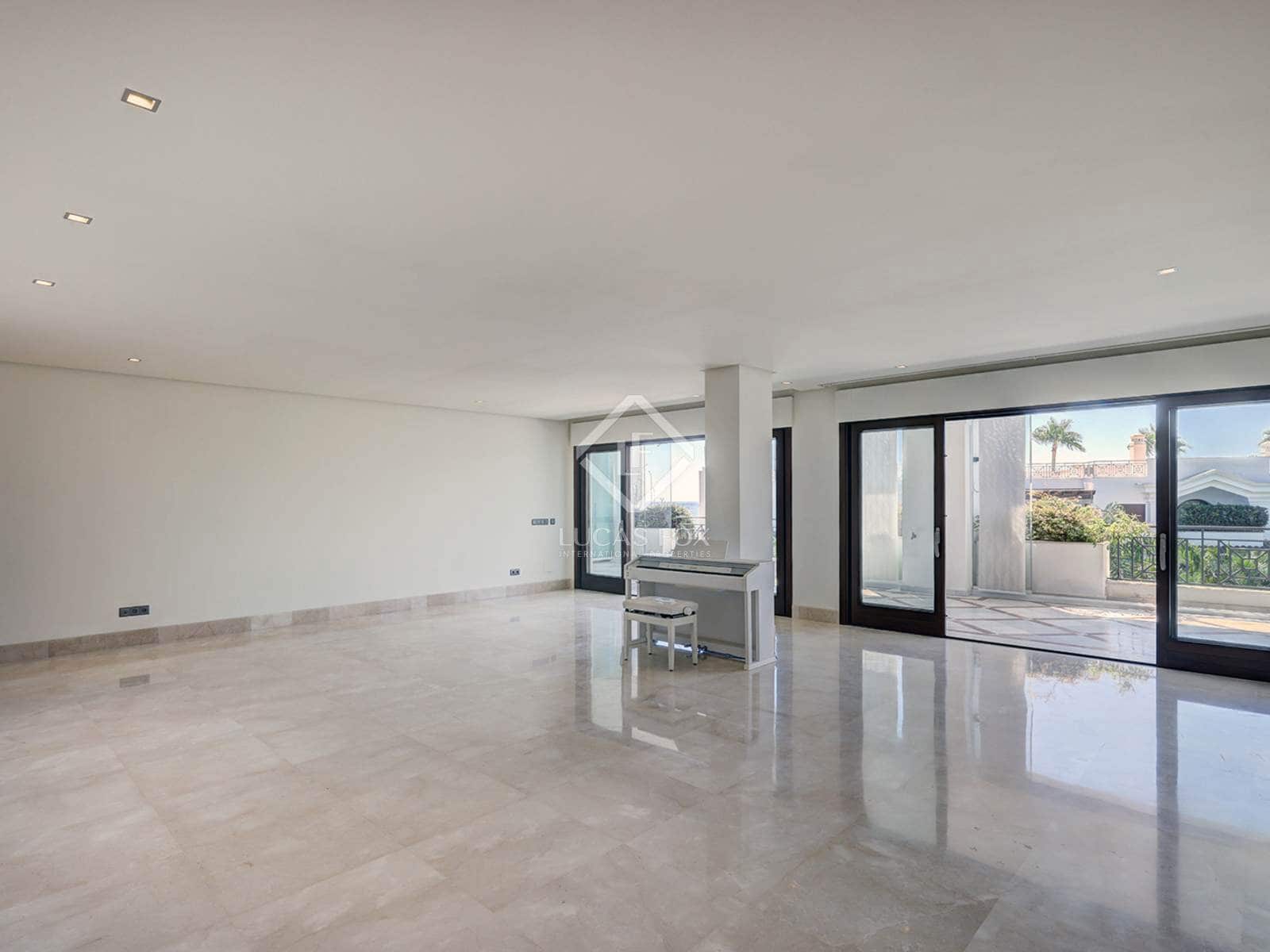 Apartamento de 5 habitaciones en Estepona en venta con piscina garaje - 2.100.000 € (Ref: 8505168)