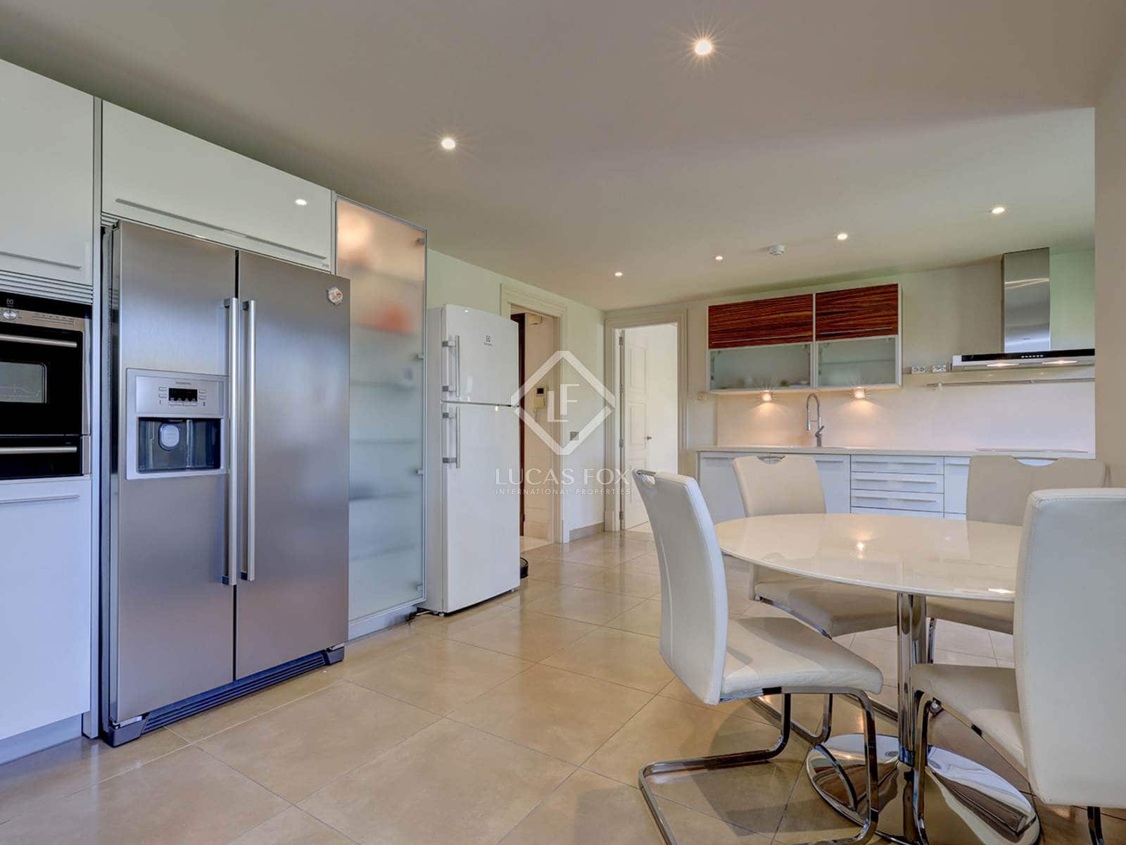 Apartamento de 5 habitaciones en Estepona en venta con piscina garaje - 2.100.000 € (Ref: 8505168)