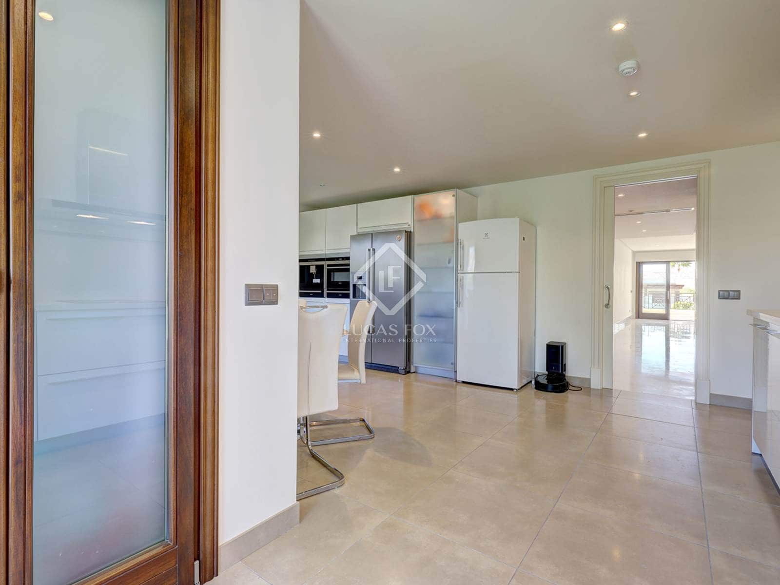 Apartamento de 5 habitaciones en Estepona en venta con piscina garaje - 2.100.000 € (Ref: 8505168)