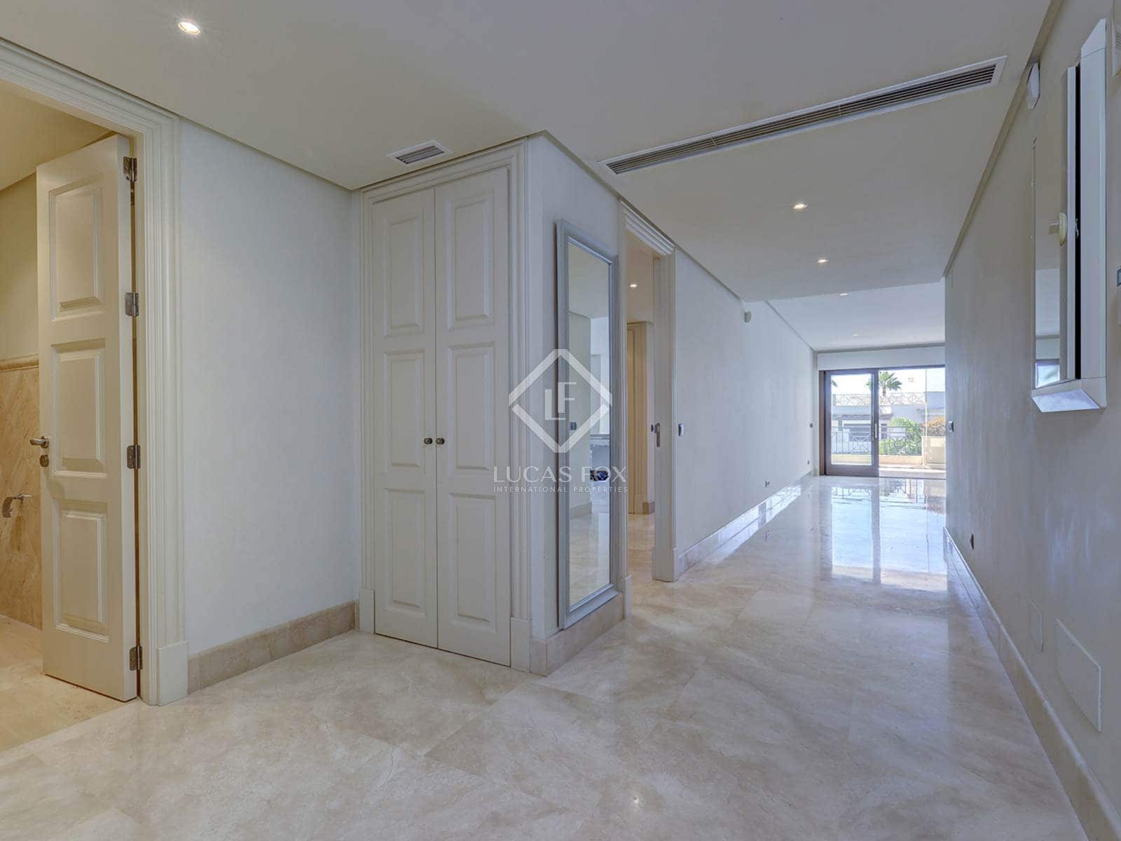 Apartamento de 5 habitaciones en Estepona en venta con piscina garaje - 2.100.000 € (Ref: 8505168)