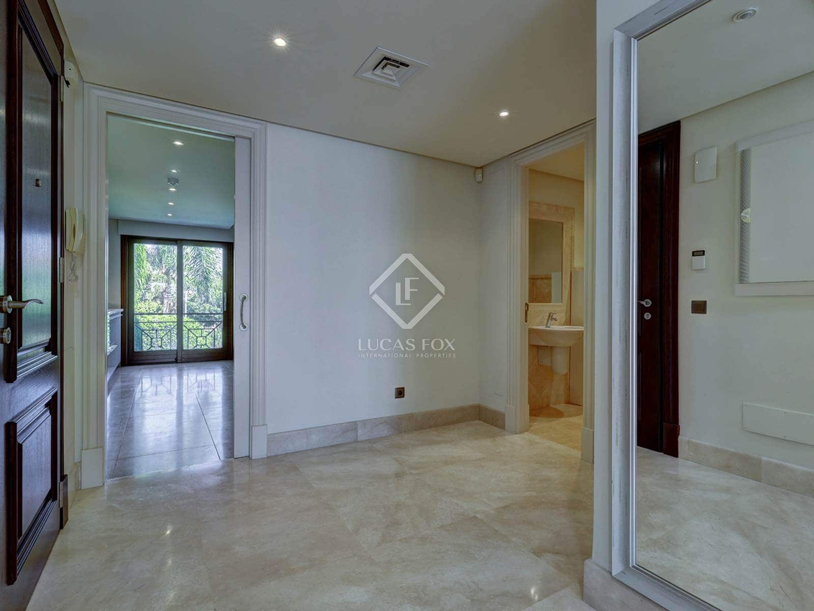 Apartamento de 5 habitaciones en Estepona en venta con piscina garaje - 2.100.000 € (Ref: 8505168)