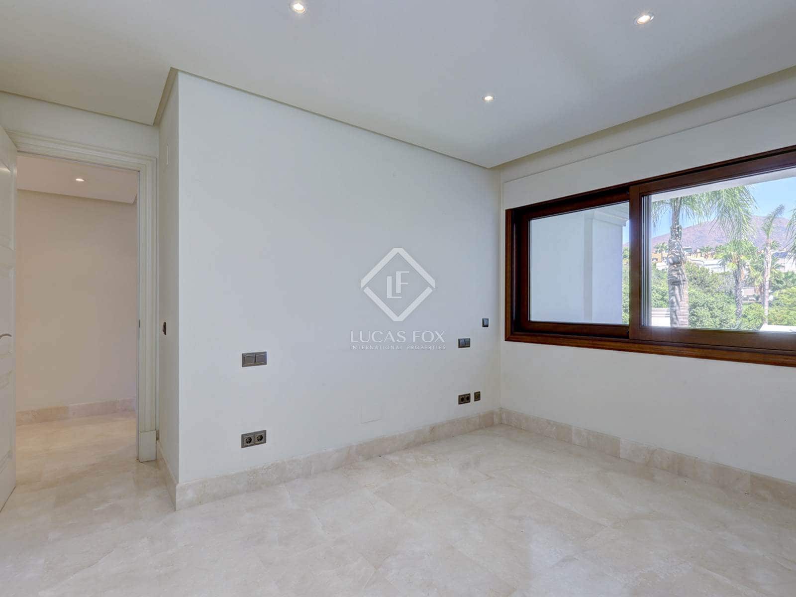 Apartamento de 5 habitaciones en Estepona en venta con piscina garaje - 2.100.000 € (Ref: 8505168)