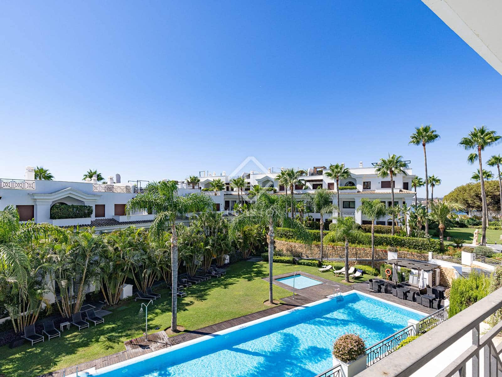 Apartamento de 5 habitaciones en Estepona en venta con piscina garaje - 2.100.000 € (Ref: 8505168)