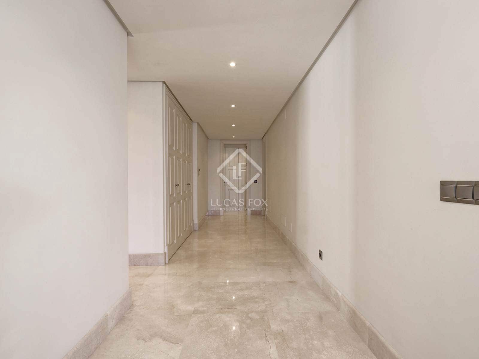 Apartamento de 5 habitaciones en Estepona en venta con piscina garaje - 2.100.000 € (Ref: 8505168)