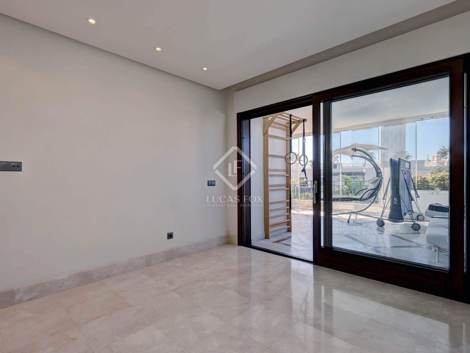 Apartamento de 5 habitaciones en Estepona en venta con piscina garaje - 2.100.000 € (Ref: 8505168)