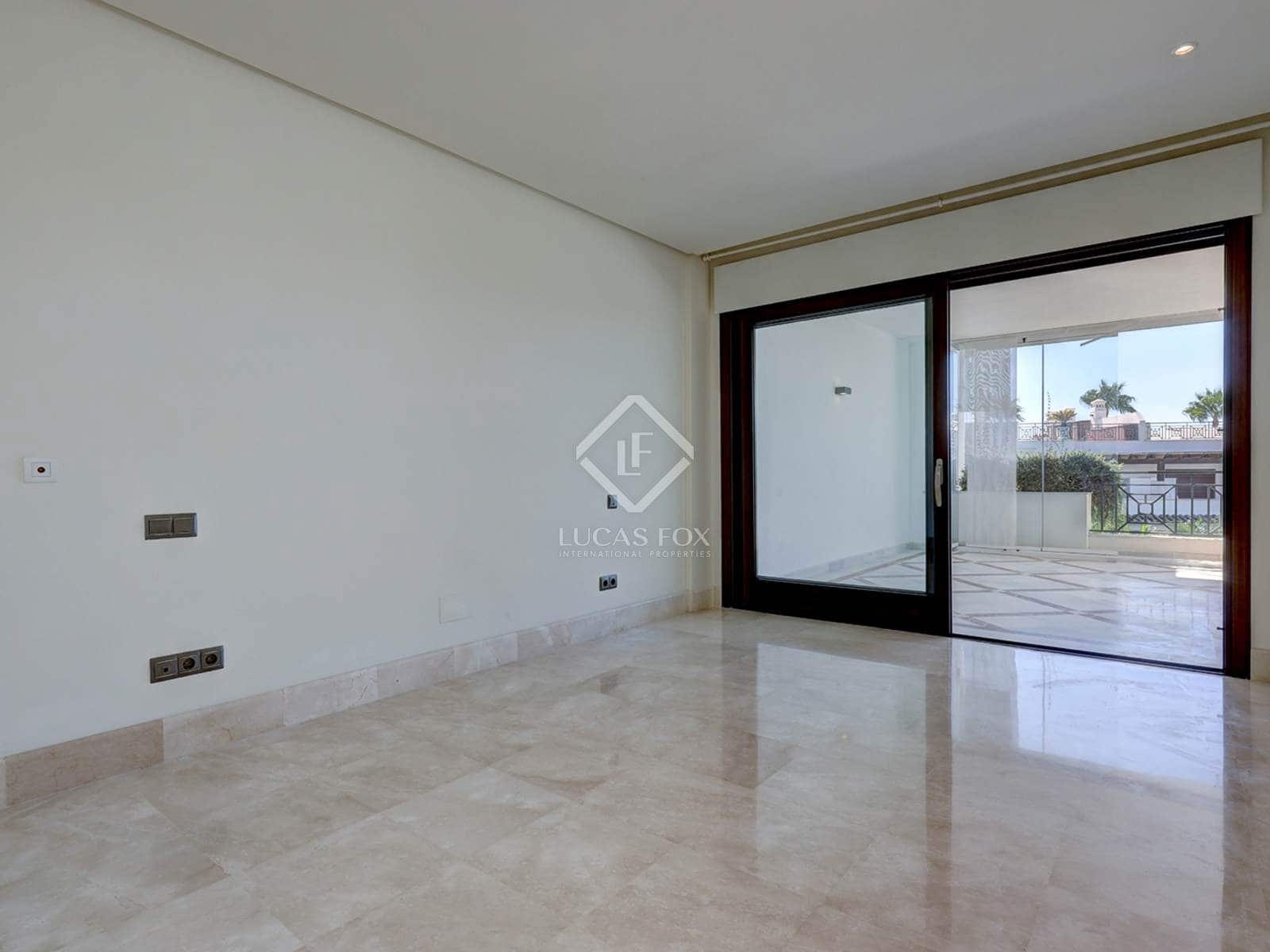 Apartamento de 5 habitaciones en Estepona en venta con piscina garaje - 2.100.000 € (Ref: 8505168)