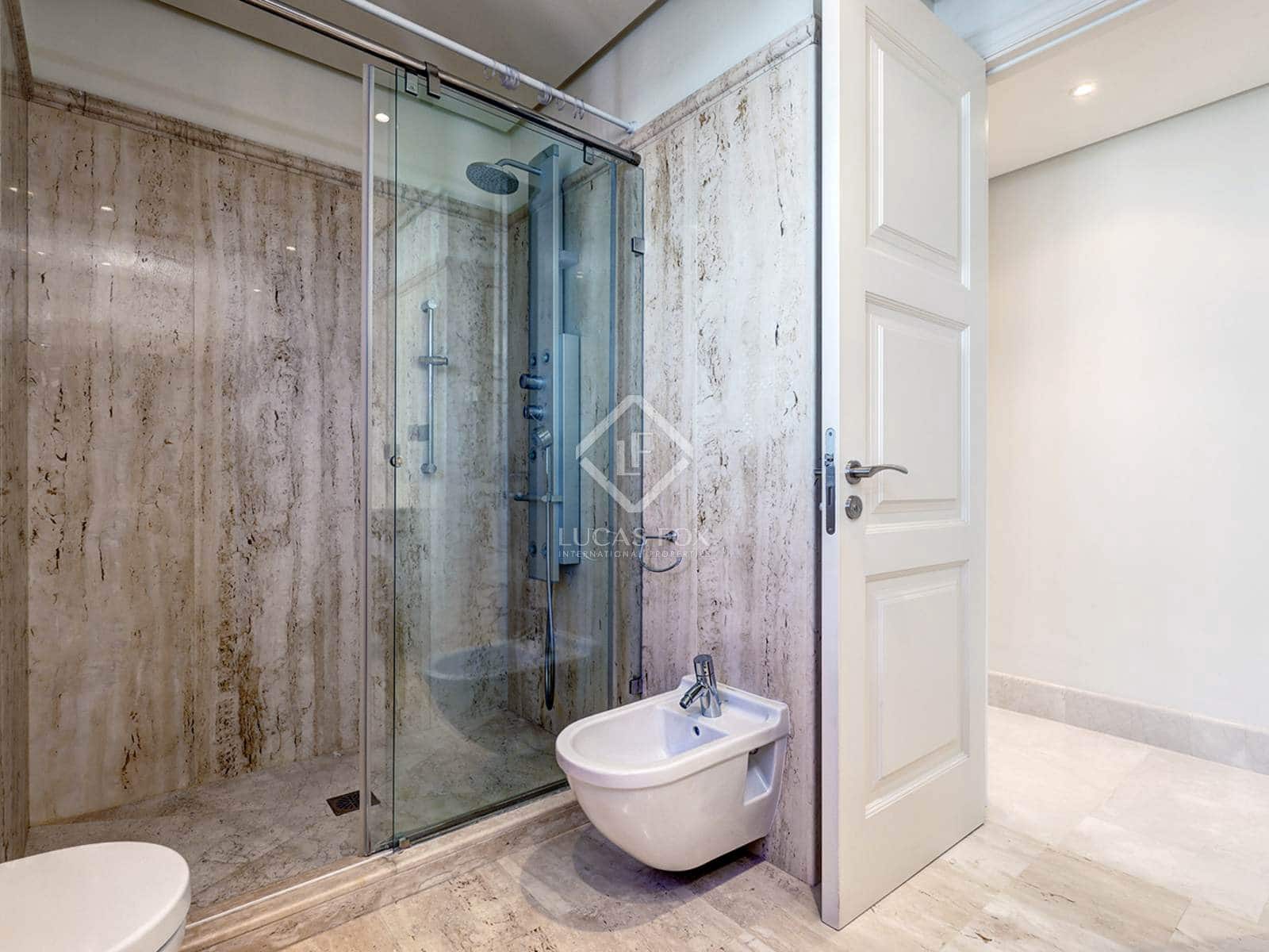 Apartamento de 5 habitaciones en Estepona en venta con piscina garaje - 2.100.000 € (Ref: 8505168)