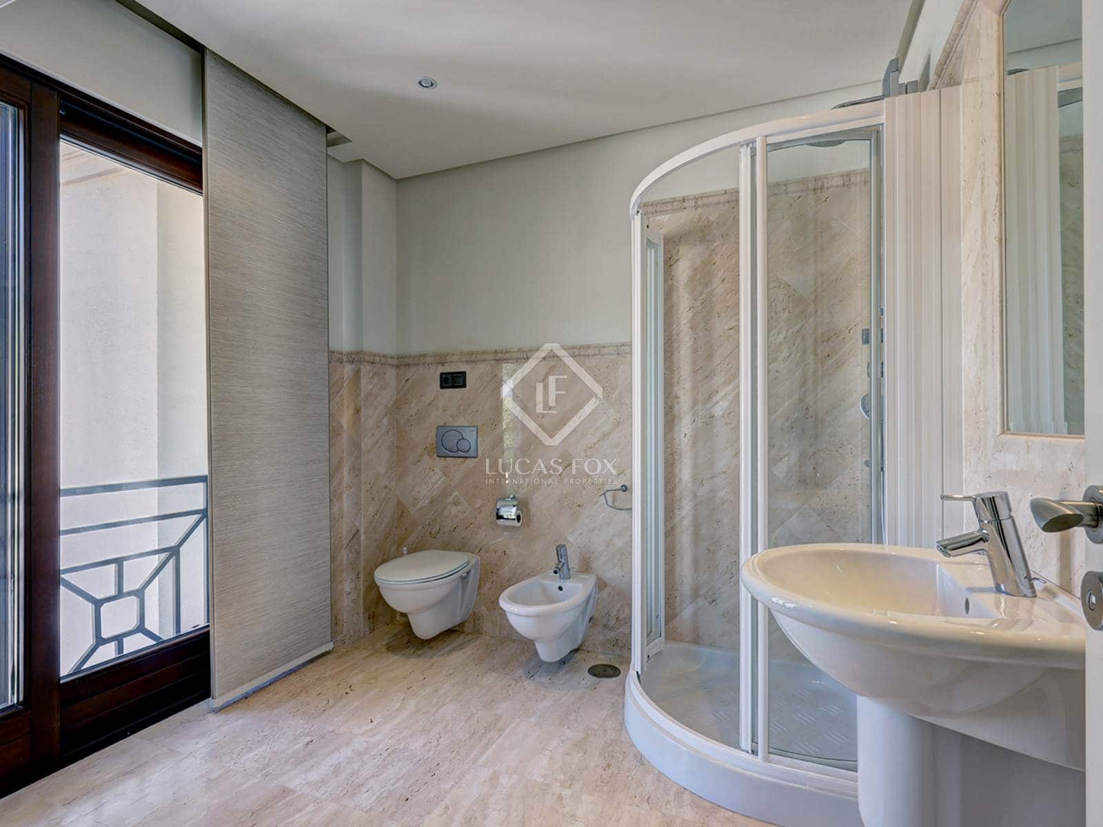 Apartamento de 5 habitaciones en Estepona en venta con piscina garaje - 2.100.000 € (Ref: 8505168)