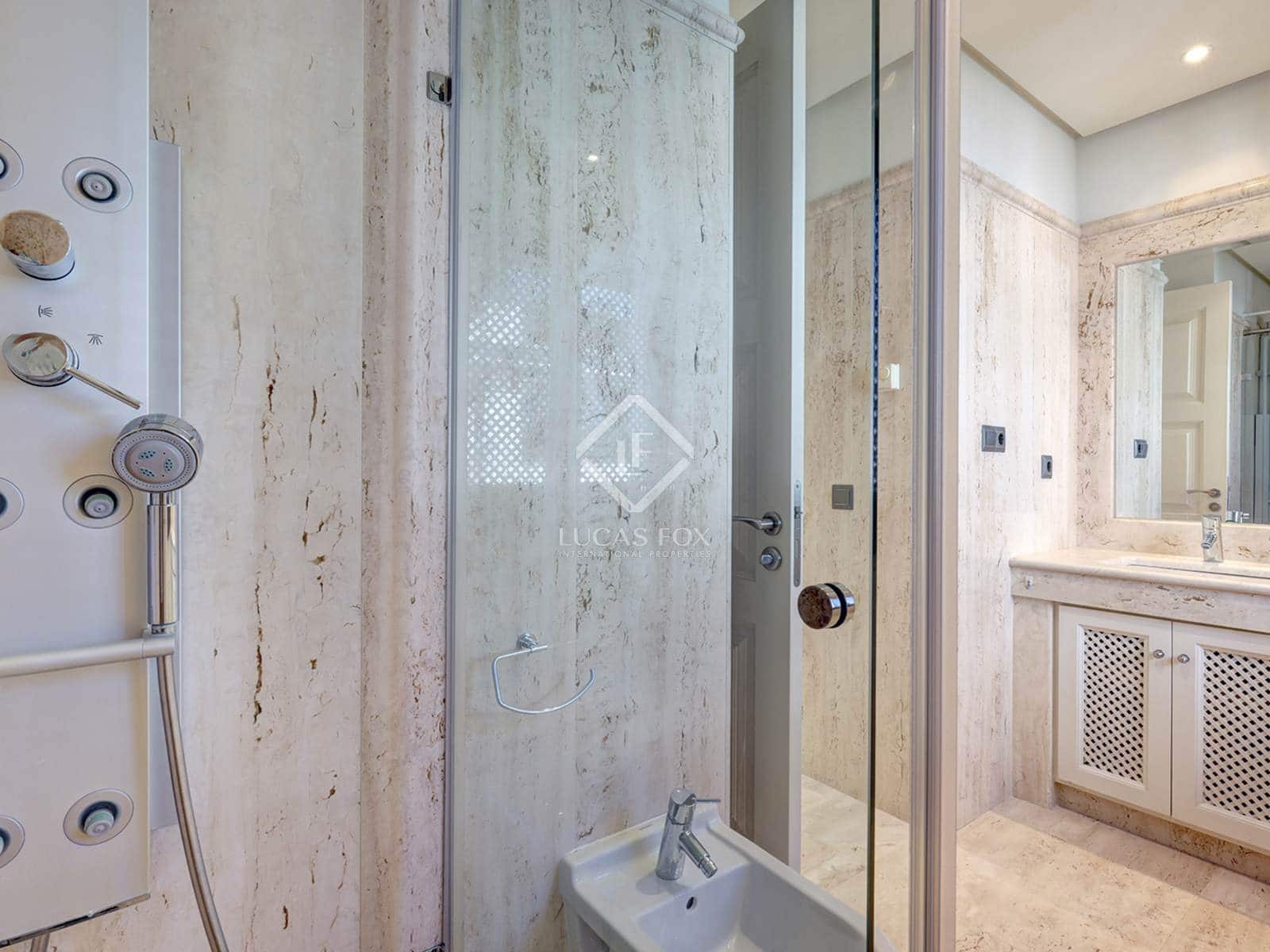 Apartamento de 5 habitaciones en Estepona en venta con piscina garaje - 2.100.000 € (Ref: 8505168)