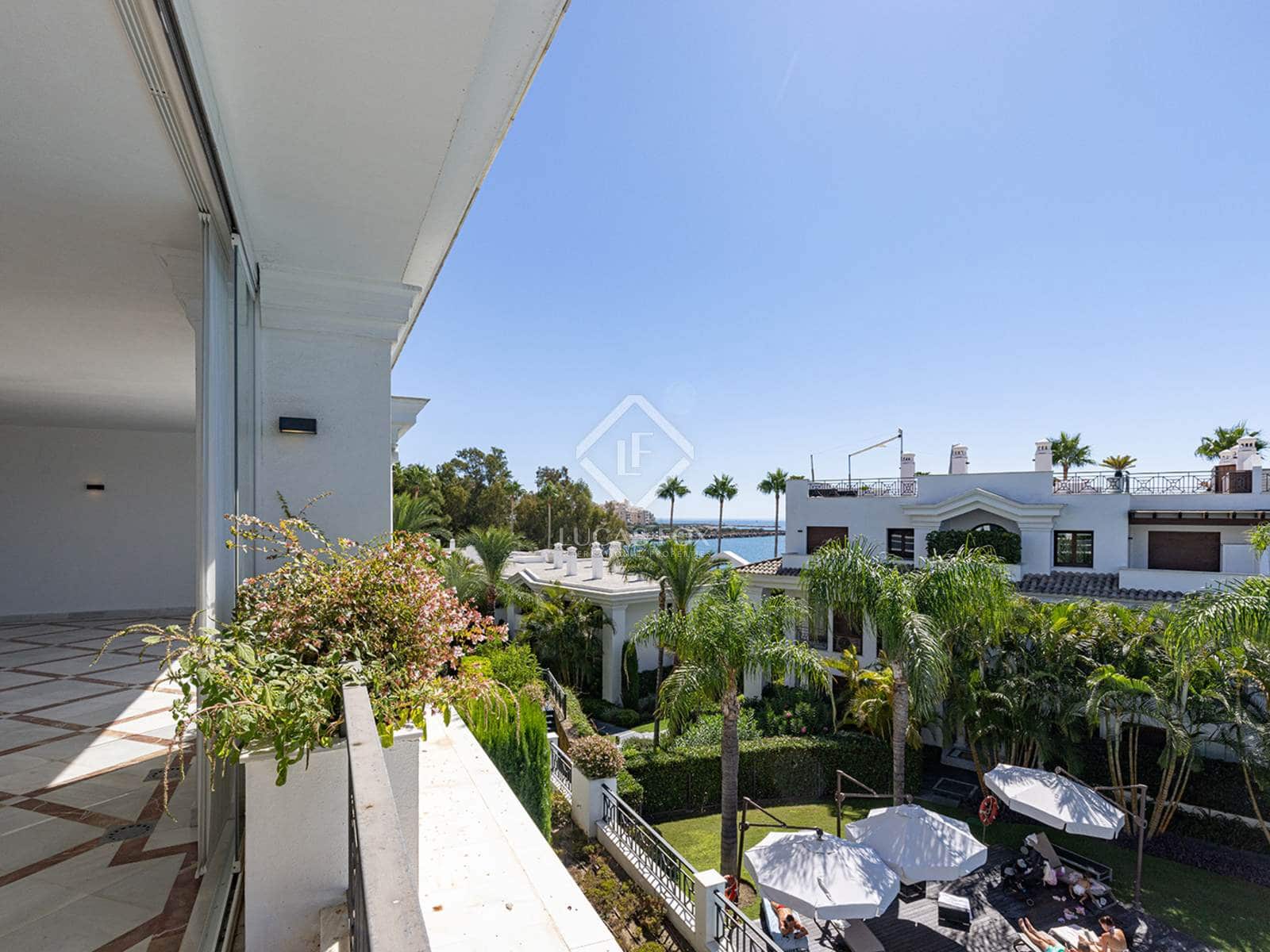 Apartamento de 5 habitaciones en Estepona en venta con piscina garaje - 2.100.000 € (Ref: 8505168)