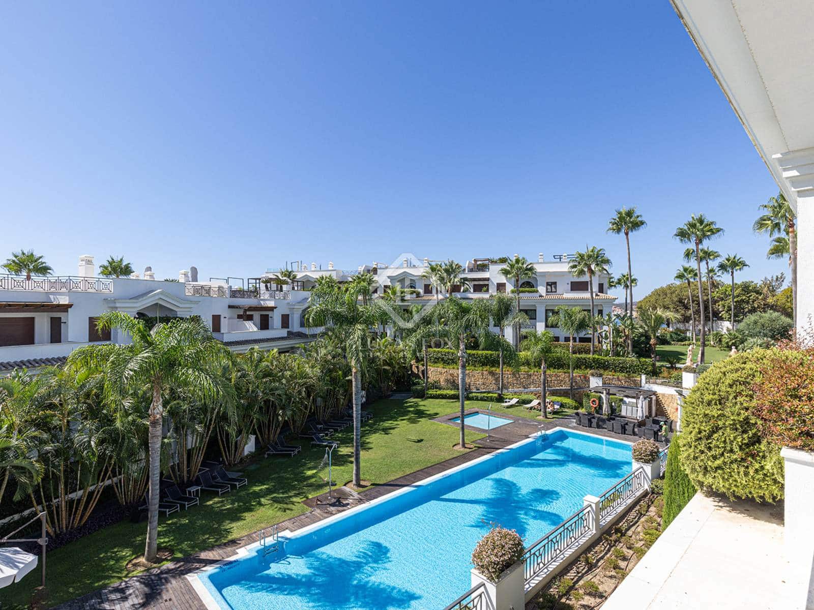 Apartamento de 5 habitaciones en Estepona en venta con piscina garaje - 2.100.000 € (Ref: 8505168)