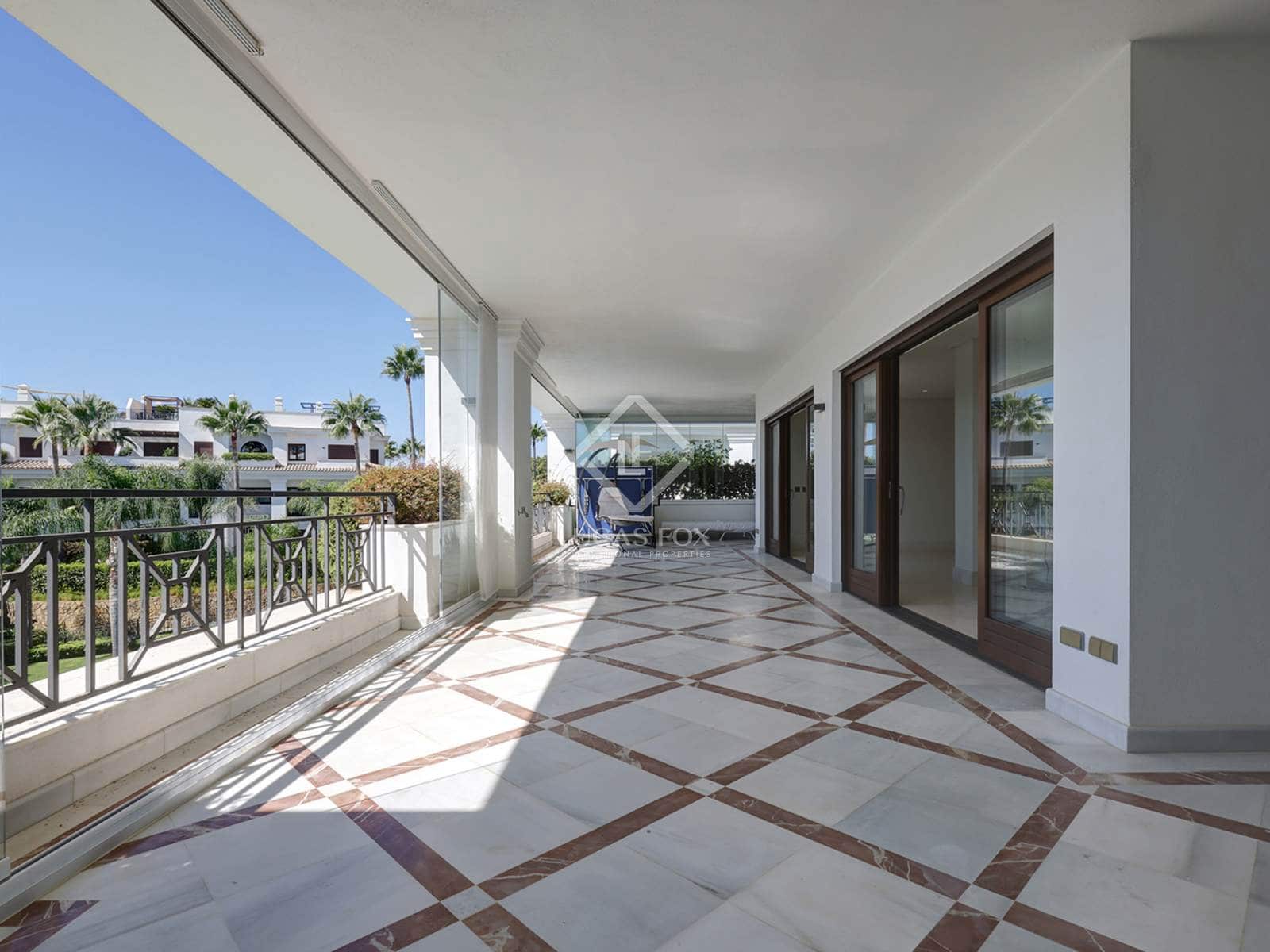 Apartamento de 5 habitaciones en Estepona en venta con piscina garaje - 2.100.000 € (Ref: 8505168)