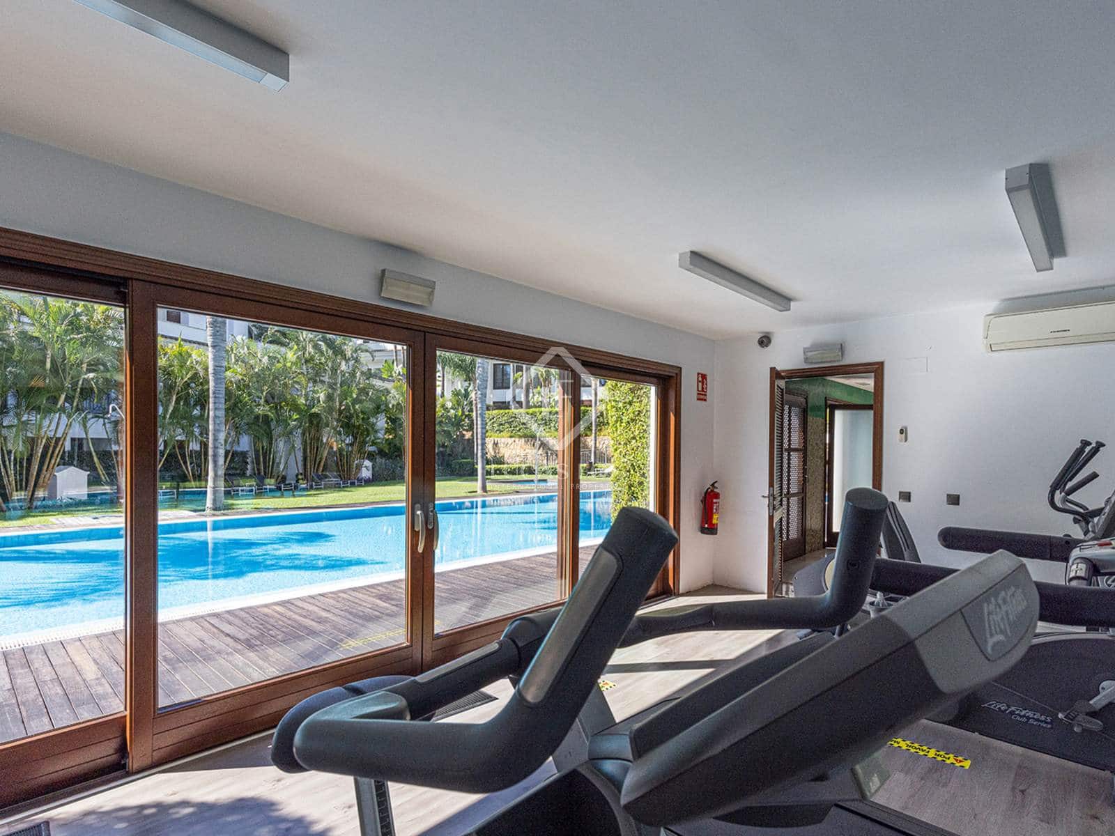 Apartamento de 5 habitaciones en Estepona en venta con piscina garaje - 2.100.000 € (Ref: 8505168)