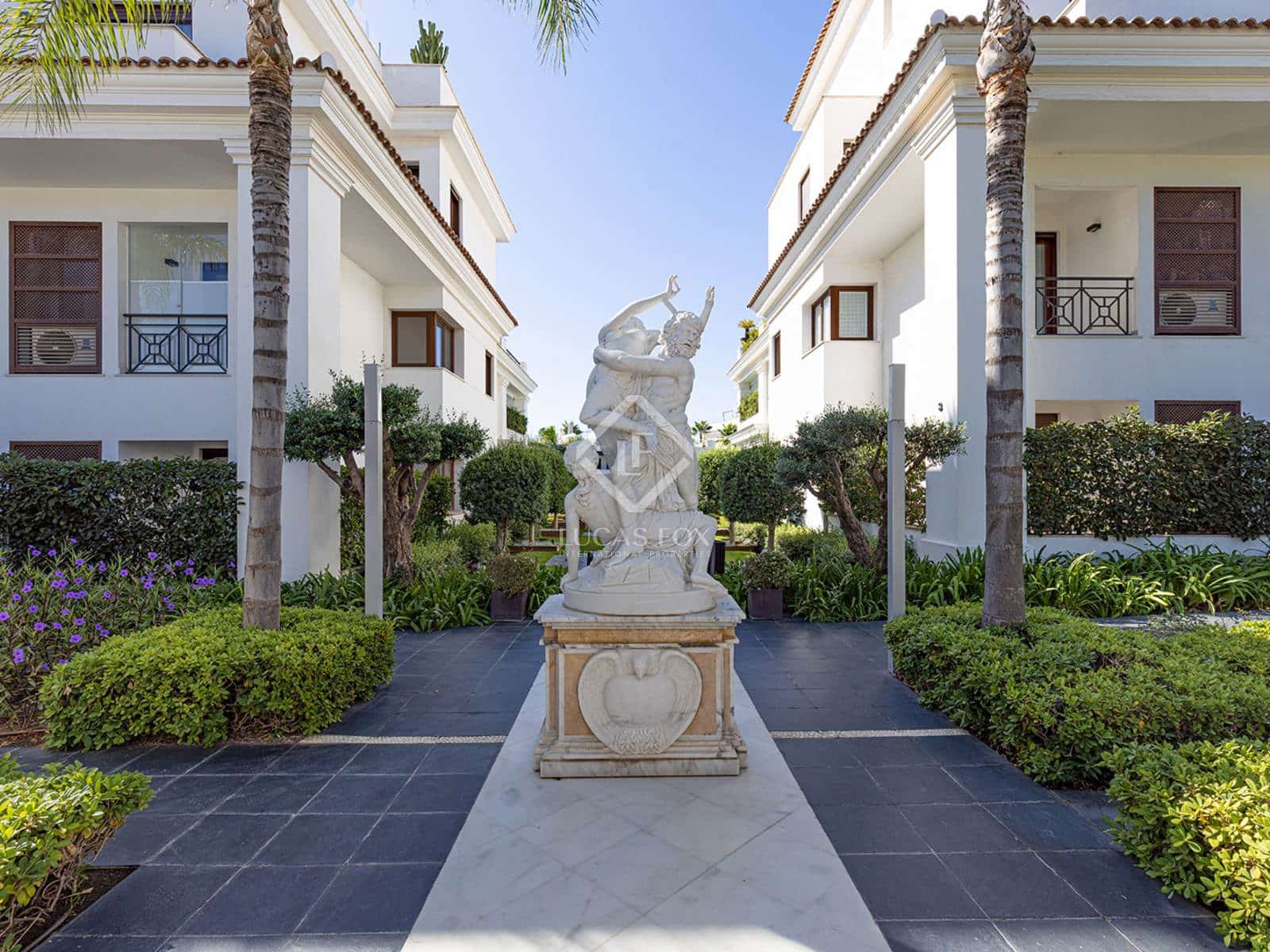 Apartamento de 5 habitaciones en Estepona en venta con piscina garaje - 2.100.000 € (Ref: 8505168)